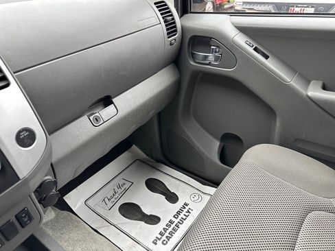 Used 2016 Nissan Frontier SV image 31