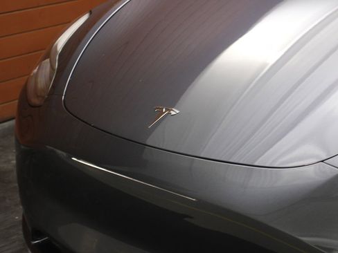 Used 2023 Tesla Model Y Long Range image 37