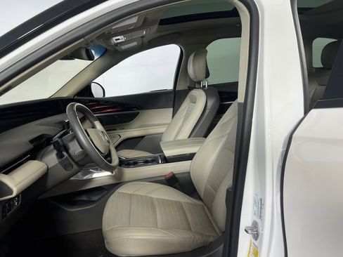 Used 2024 Lincoln Nautilus Reserve w/ Equipment Group 202A image 25