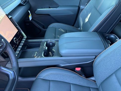 New 2026 GMC Acadia AT4 w/ Luxury Package AWD/4WD image 33