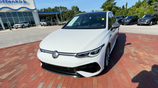 Used 2024 Volkswagen Golf R AWD/4WD image 4