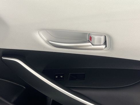 Used 2021 Toyota Corolla SE image 31