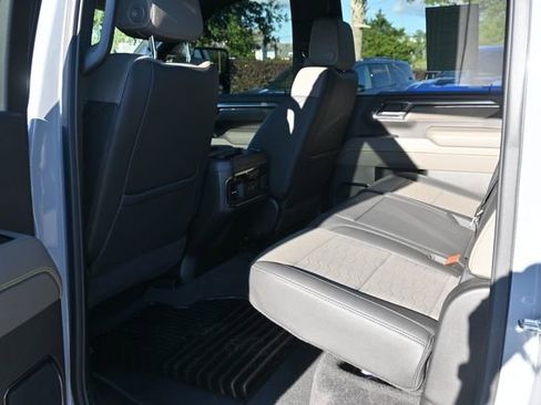 Used 2024 Chevrolet Silverado 2500 ZR2 w/ Technology Package image 27