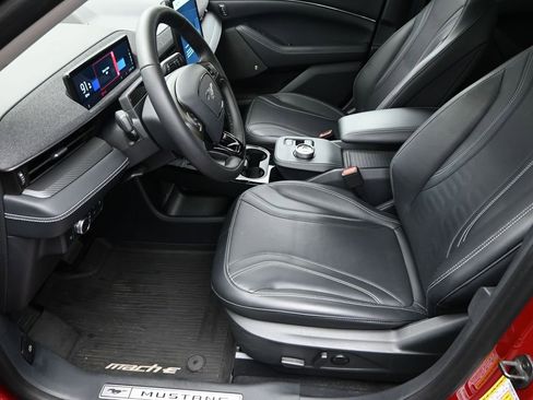 Used 2021 Ford Mustang Mach-E Premium image 15