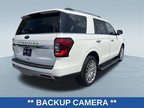 Used 2023 Ford Expedition Limited AWD/4WD image 3