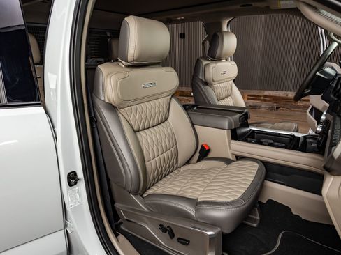 Used 2025 Ford F450 Platinum w/ Platinum Plus Package image 31