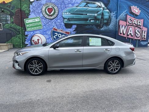 Used 2024 Kia Forte GT-Line w/ GT-Line Premium Package FWD image 2