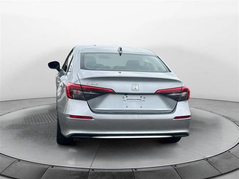 Used 2022 Honda Civic EX image 4