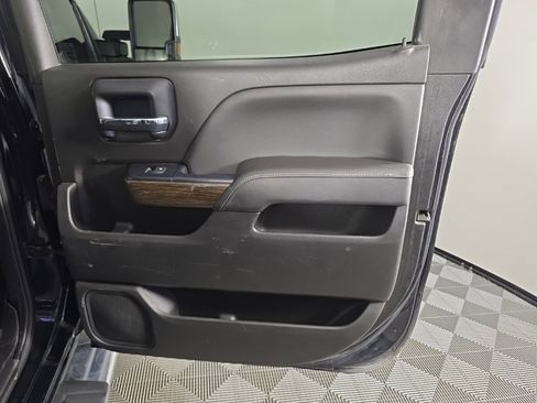 Used 2019 GMC Sierra 3500 Denali w/ Duramax Plus Package image 41