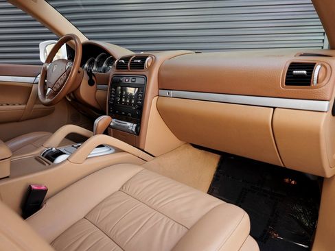 Used 2008 Porsche Cayenne S image 32