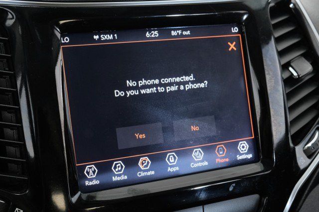 Used 2019 Jeep Cherokee Limited AWD/4WD image 27
