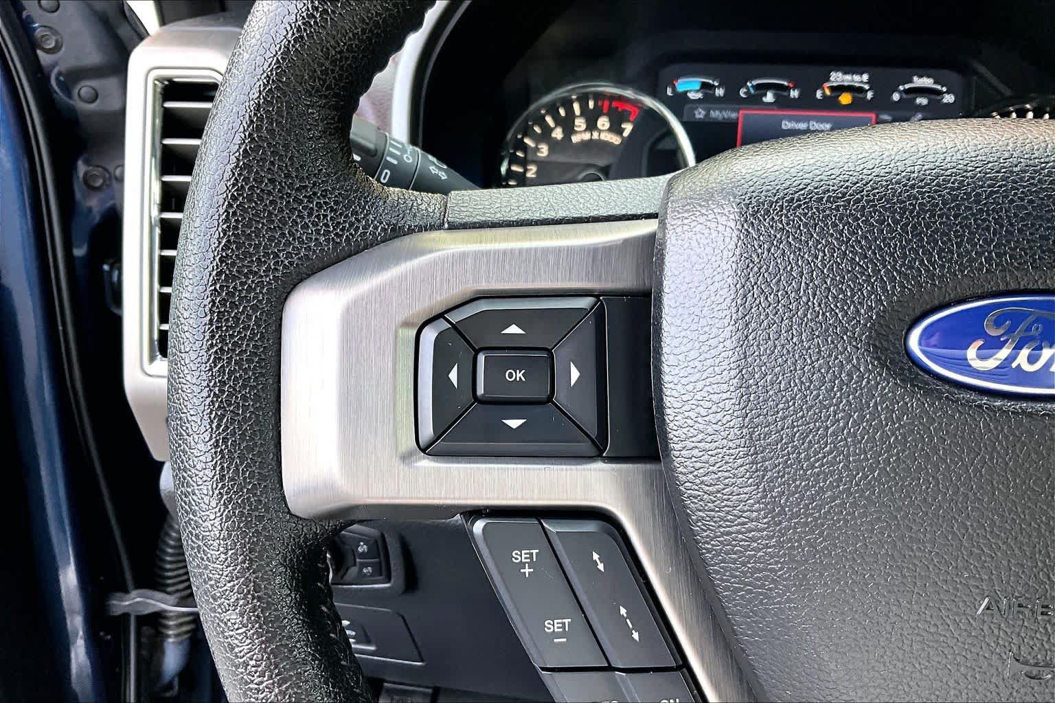 Used 2015 Ford F150 Platinum w/ Equipment Group 701A Luxury AWD/4WD image 22