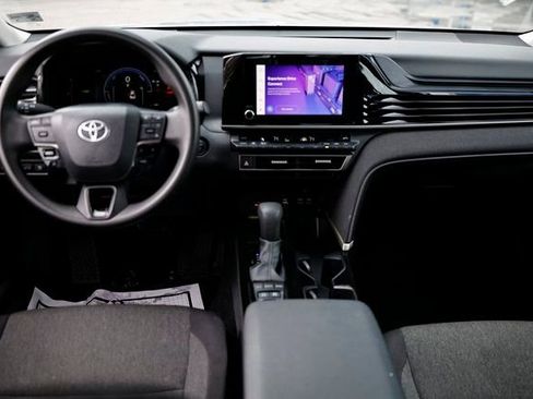Used 2025 Toyota Camry LE image 26