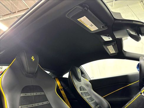 Used 2022 Ferrari Roma RWD image 25