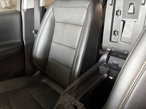 Used 2024 Chevrolet Equinox Premier FWD image 27