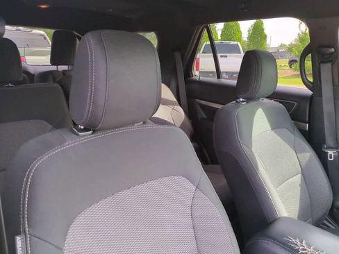 Used 2018 Ford Explorer XLT w/ Equipment Group 201A FWD image 7