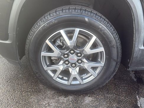 Used 2023 GMC Acadia SLT image 10