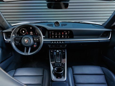 Certified 2025 Porsche 911 Carrera RWD image 17