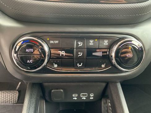 Used 2022 Chevrolet TrailBlazer LT w/ Convenience Package image 25