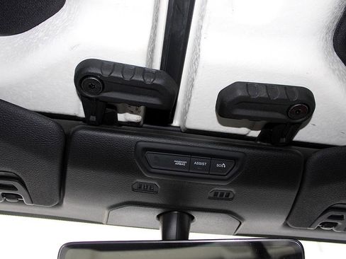 Used 2022 Jeep Wrangler Unlimited Rubicon w/ Cold Weather Group image 15