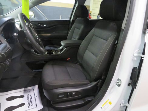 Used 2023 GMC Acadia SLE w/ Driver Convenience Package image 12