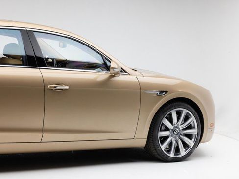 Used 2015 Bentley Flying Spur W12 image 37