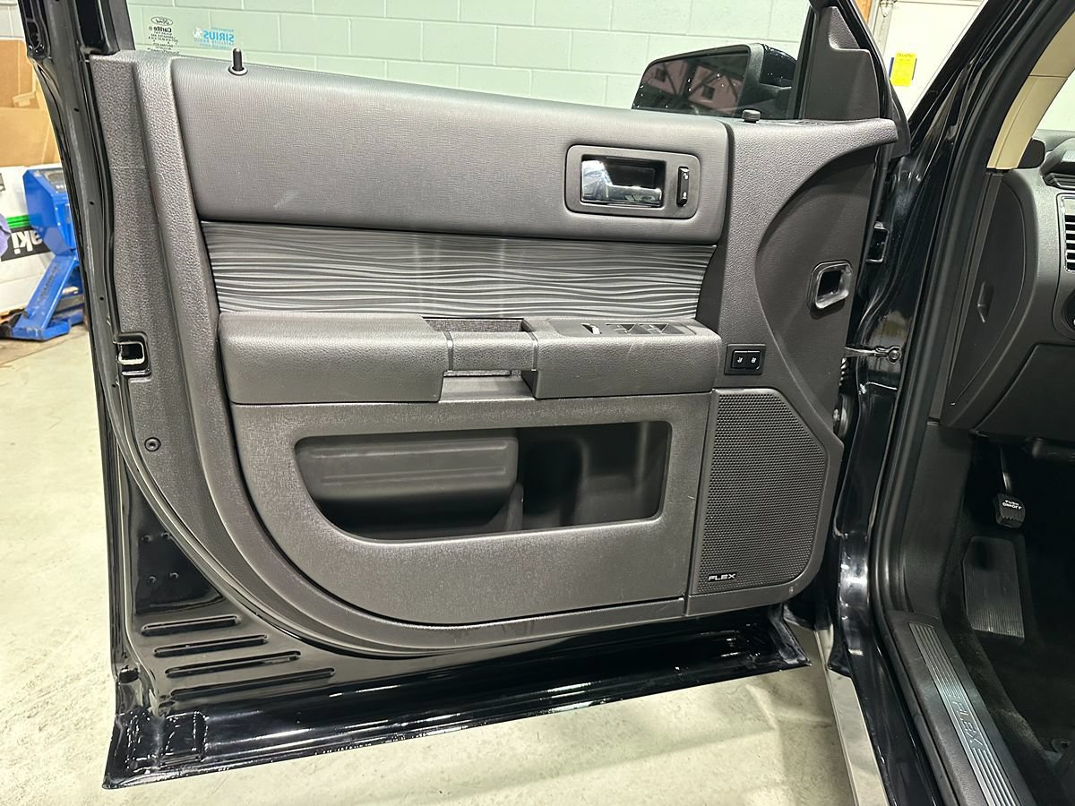 Used 2018 Ford Flex Limited w/ Equipment Group 301A AWD/4WD image 28