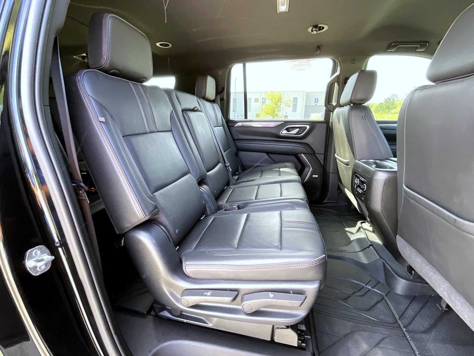 Used 2021 Chevrolet Suburban RST AWD/4WD image 19