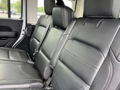 Used 2022 Jeep Wrangler Unlimited Sahara AWD/4WD image 40