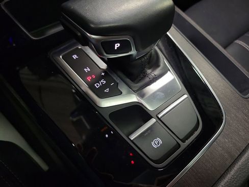 Used 2021 Audi Q5 2.0T Premium w/ Convenience Package image 16