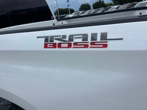 Used 2021 Chevrolet Silverado 1500 Custom Trail Boss w/ Safety Confidence Package AWD/4WD image 6
