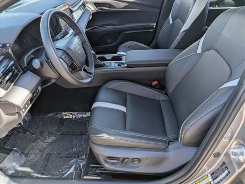 Used 2025 Toyota Camry SE image 16