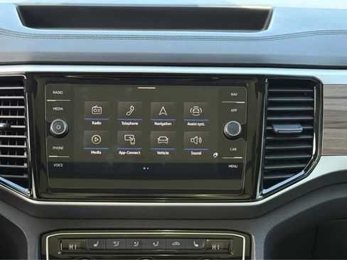 Used 2023 Volkswagen Atlas SEL image 28