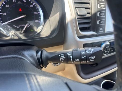 Used 2016 Toyota Highlander Limited Platinum AWD/4WD image 31