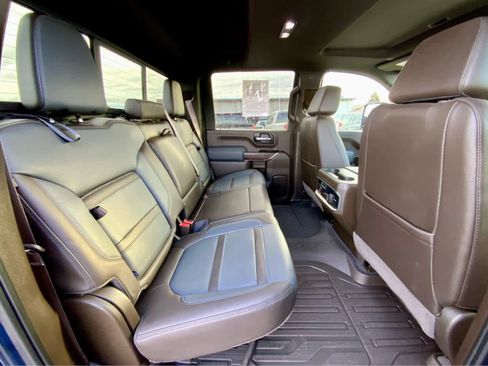 Used 2023 GMC Sierra 3500 Denali w/ Denali Ultimate Package image 27