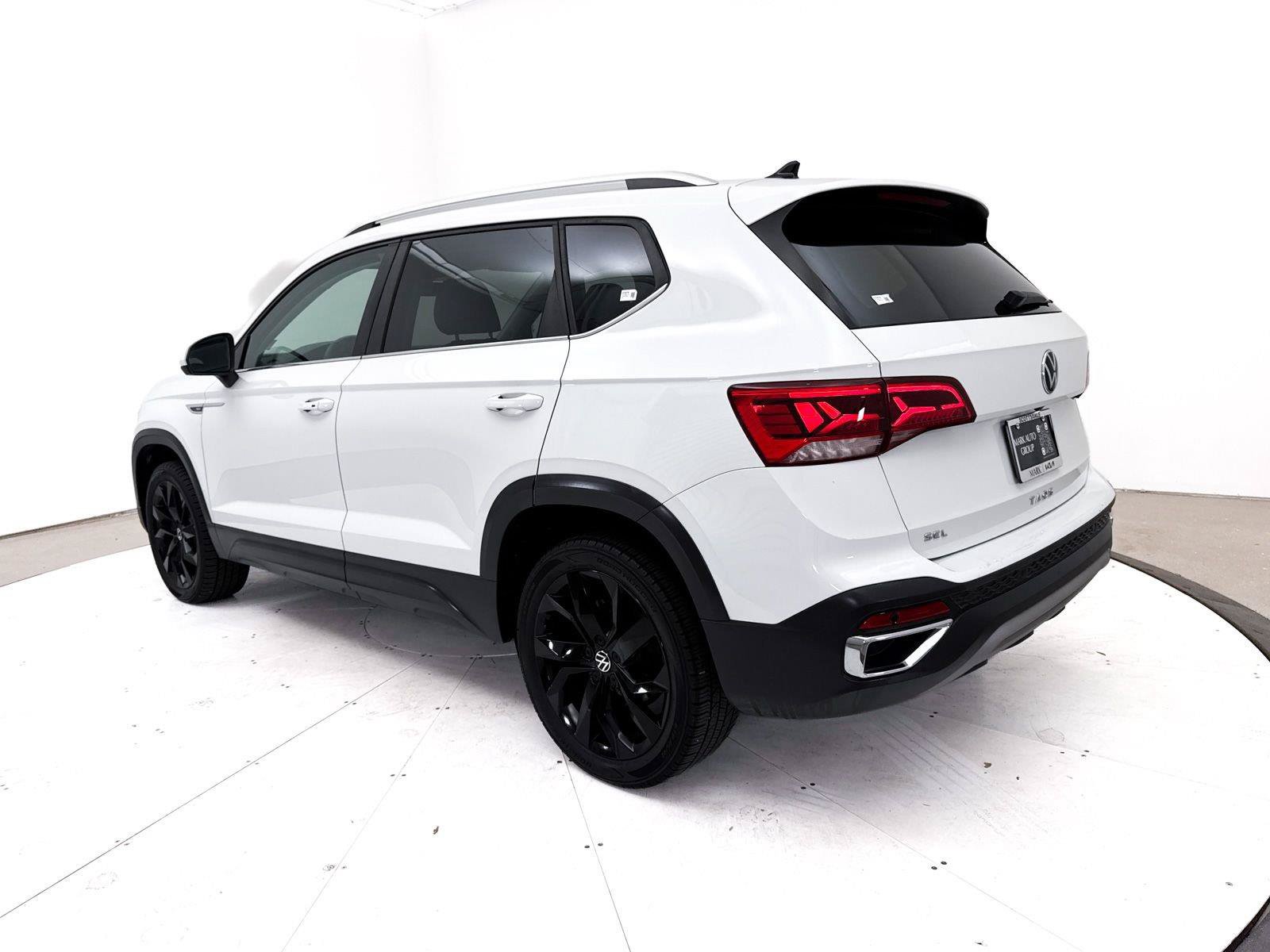 Used 2022 Volkswagen Taos SEL w/ Panoramic Sunroof Package FWD image 14