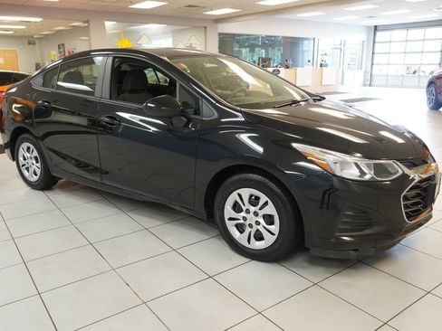 Used 2019 Chevrolet Cruze LS FWD image 12