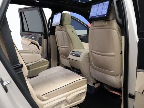 Used 2021 Cadillac Escalade Premium Luxury w/ LPO, Illumination Package AWD/4WD image 59