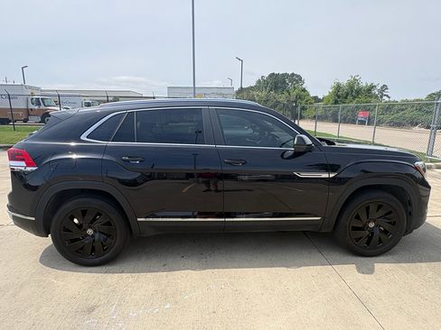 Used 2024 Volkswagen Atlas Cross Sport SEL AWD/4WD image 9
