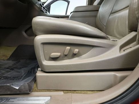 Used 2016 GMC Yukon XL SLT w/ Premium Edition image 22