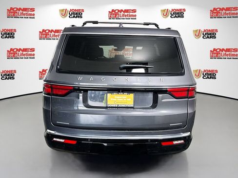 Used 2022 Jeep Wagoneer Series III w/ Premium Group I AWD/4WD image 18