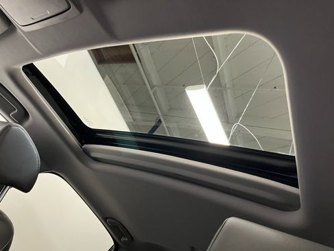 Used 2022 Honda CR-V EX-L image 10