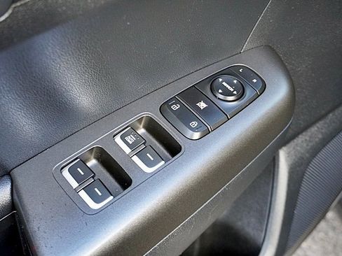 Used 2022 Kia Sportage LX image 23