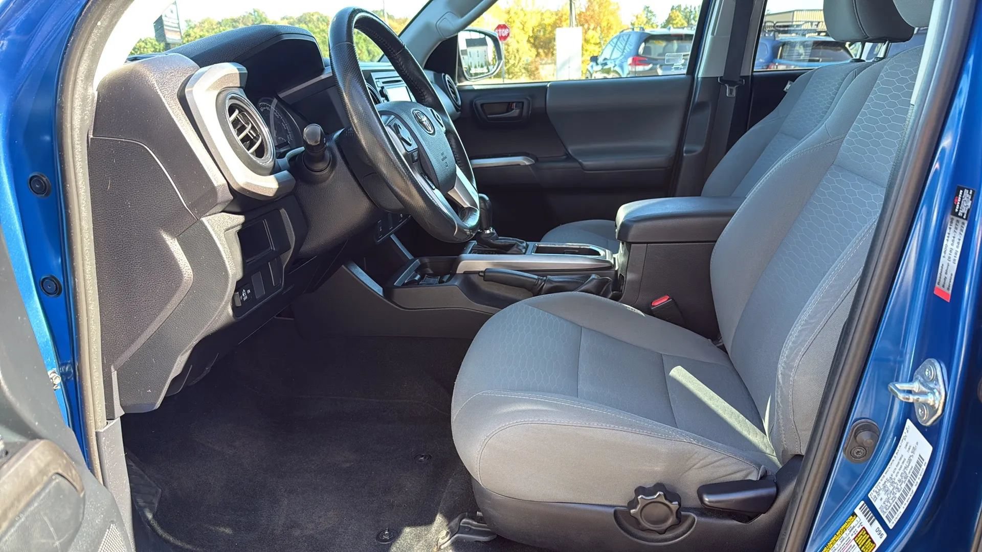 Used 2017 Toyota Tacoma SR5 w/ Tow Package AWD/4WD image 26
