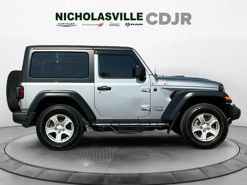 Used 2019 Jeep Wrangler Sport AWD/4WD image 6