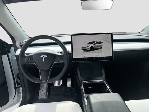 Used 2024 Tesla Model Y Performance AWD/4WD image 22