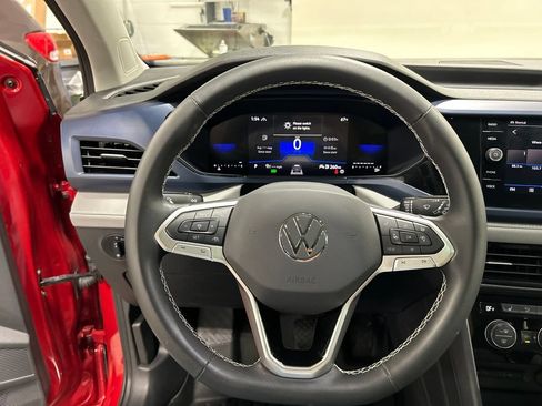 Used 2024 Volkswagen Taos SE AWD/4WD image 15