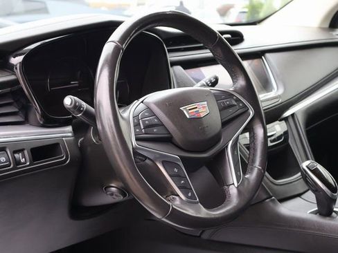 Certified 2018 Cadillac XT5 Luxury w/ Driver Awareness Package AWD/4WD image 20