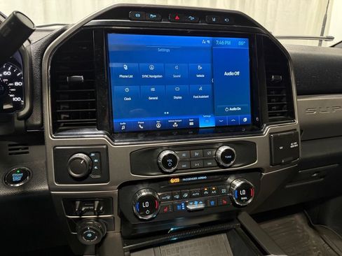 Used 2022 Ford F350 Platinum AWD/4WD image 8