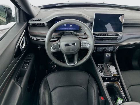 Certified 2025 Jeep Compass Trailhawk w/ Trailhawk Elite Group image 33